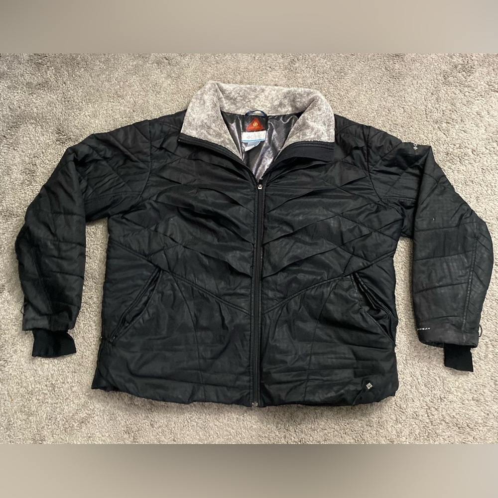 Columbia Black Jacket with Light Gray Faux-Fleece Collar